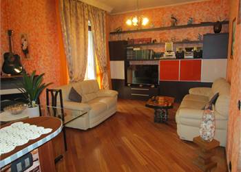 AMPIO TRILOCALE CON BOX E CANTINA